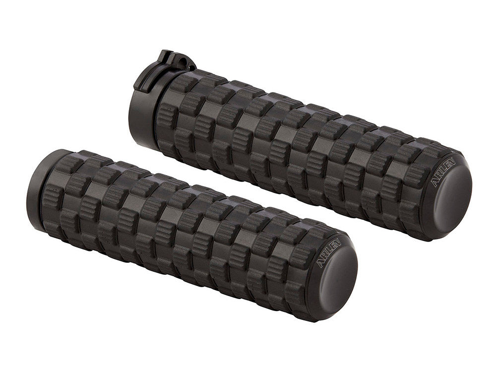 Air Trax Handgrips - Black. Fits H-D with Throttle Cable. - Arlen Ness